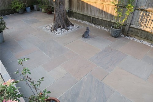 Autumn Brown is one of the first sandstone introduced to the UK market from the wide range of Indian Sandstones and its still being loved by the customers. The dark shades of brown, grey, buff with occasional light tones will bring up the character in your landscape design. Edges:    Hand Dressed / Hand Cleft Surface:  Natural / Riven Tolerance (size and thickness): +/- 2mm Pack coverage is based on when laid using 10-20mm joint.