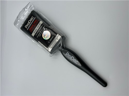 Blend of synthetic filaments and natural bristle
Full bodied head for excellent paint pick-up and release
Trade quality &#39;workhorse&#39; brush
2” for cutting in, doors, cabinets and railings